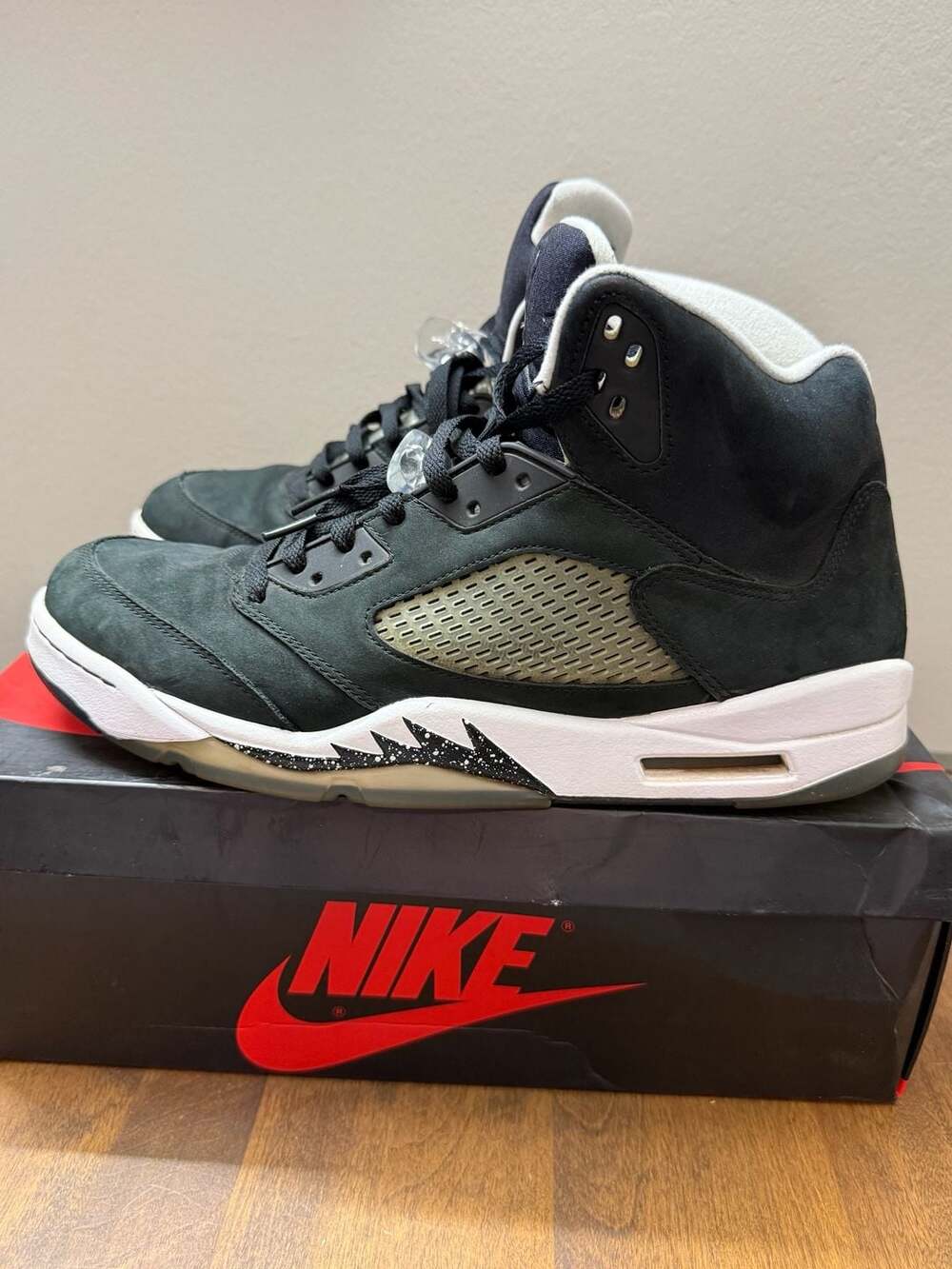 Nike Air Jordan 5 Retro Oreo size 13m